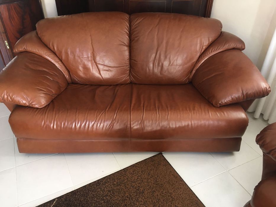 Conjunto 3 Sofás em pele, bom estado
