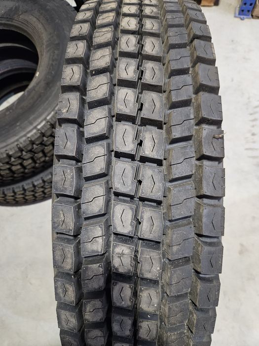 315/80/22.5 Шина вантажна(ВЕДУЧА) ROADLUX(R 329)