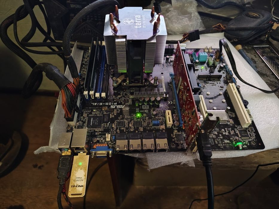 Материнська плата Asus P10S-E/4L + Intel Xeon E3-1270 v5 3600 MHz + кулер