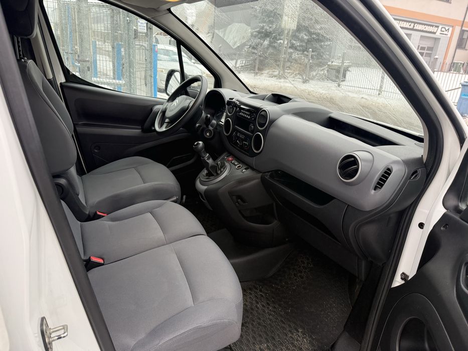 Wynajem Citroen Berlingo Long BUS | Dostawczy