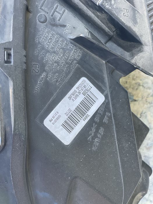 Фари Jeep Grand Cherokee