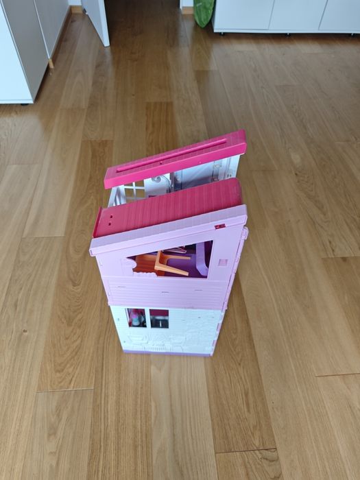 Domek dla lalek Barbie Malibu (Mattel) – Dwupiętrowy