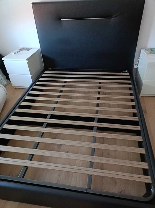 Cama  com estrado
