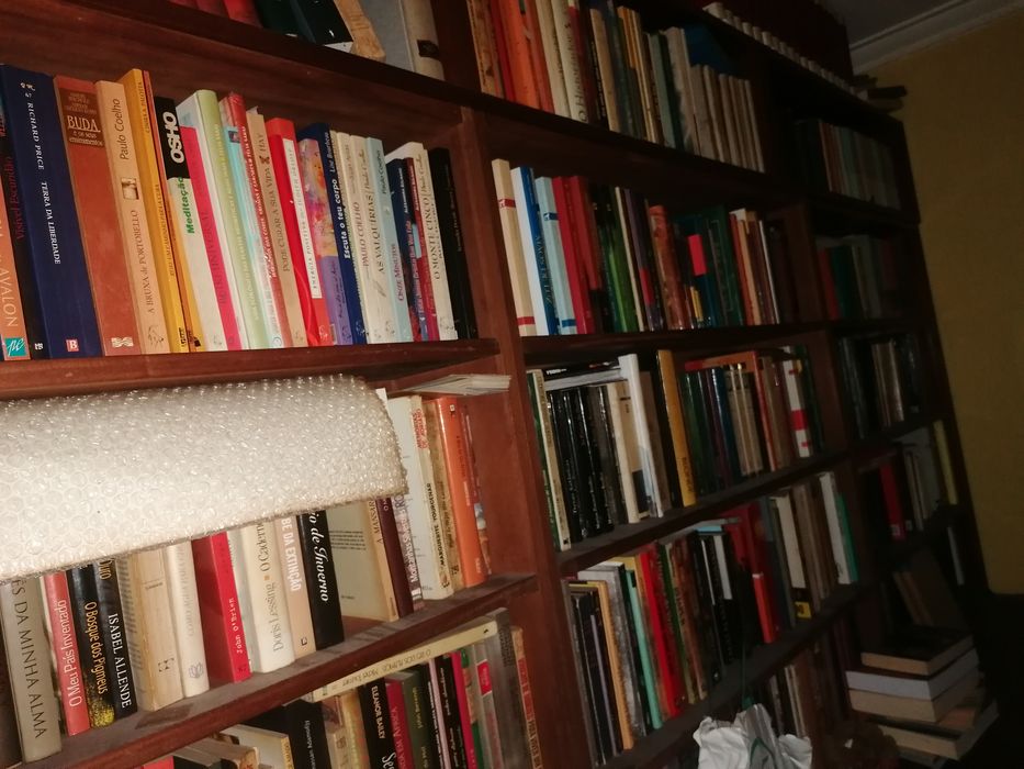 Milhares de Livros Antigos e Modernos