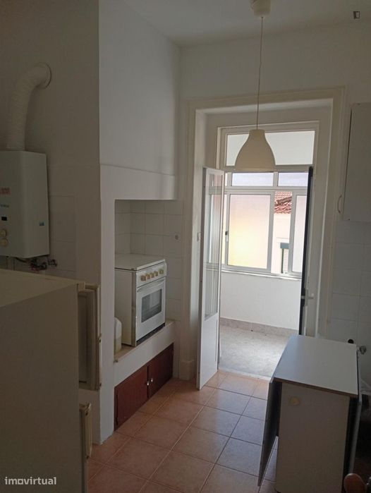 Quarto - localizado em Alameda Lisbon