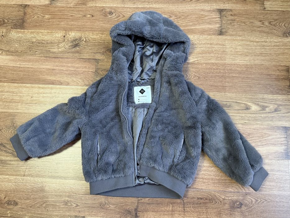 Дитячі куртки, кофти, комбінезони