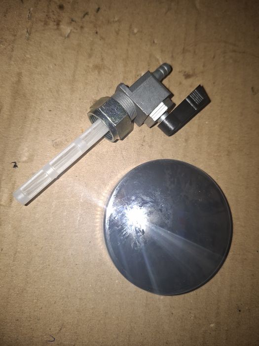 Nowy zestaw naprawczy zbiornika simson s51 kranik+korek