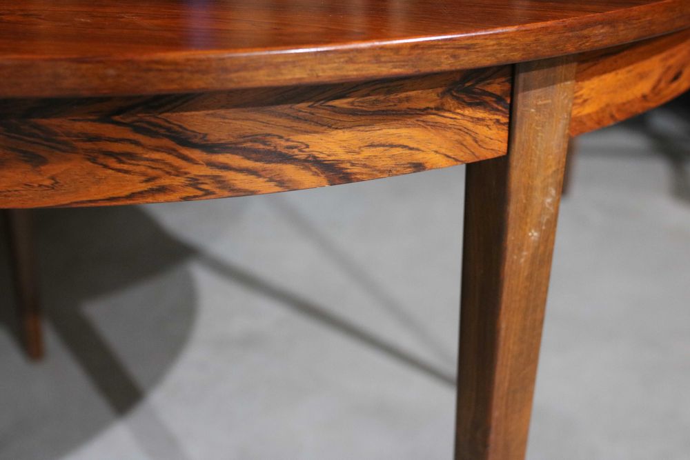 Mesa de jantar redonda extensível em pau santo