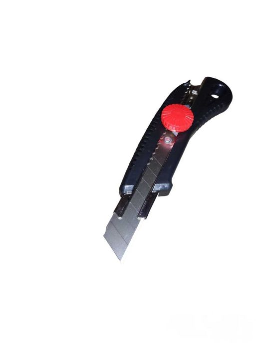 Канцелярський ніж з зажимом та зручною заміною леза