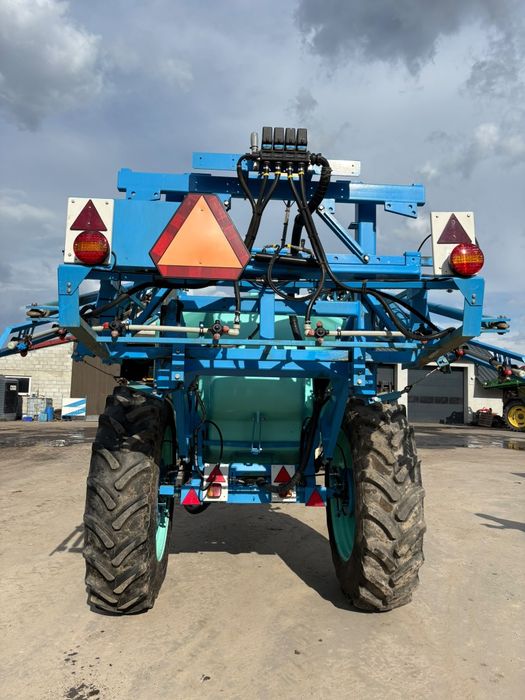 Opryskiwacz Berthoud Tracker 32-34 24M  Sprowadzony