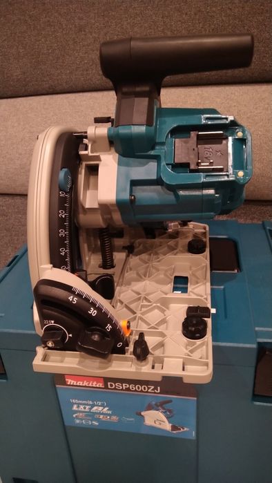 Akumulatorowa pilarka zaglebiarka Makita DSP 600ZJ