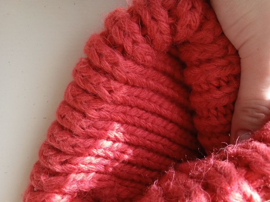 Шапка жіноча червона