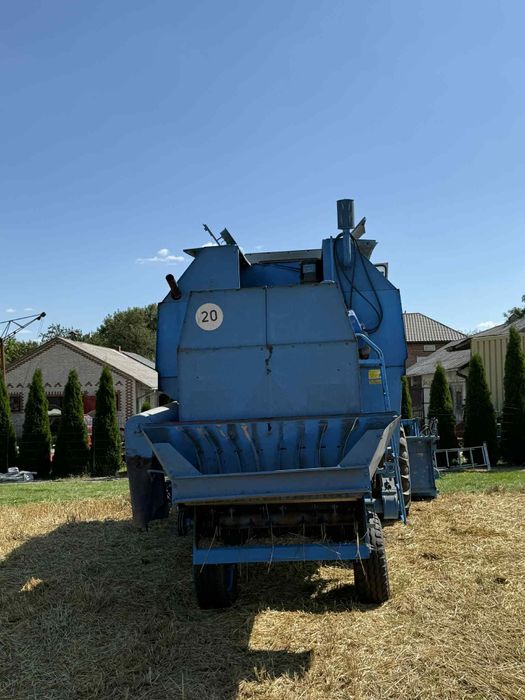 Kombajn bizon Rekord Z058