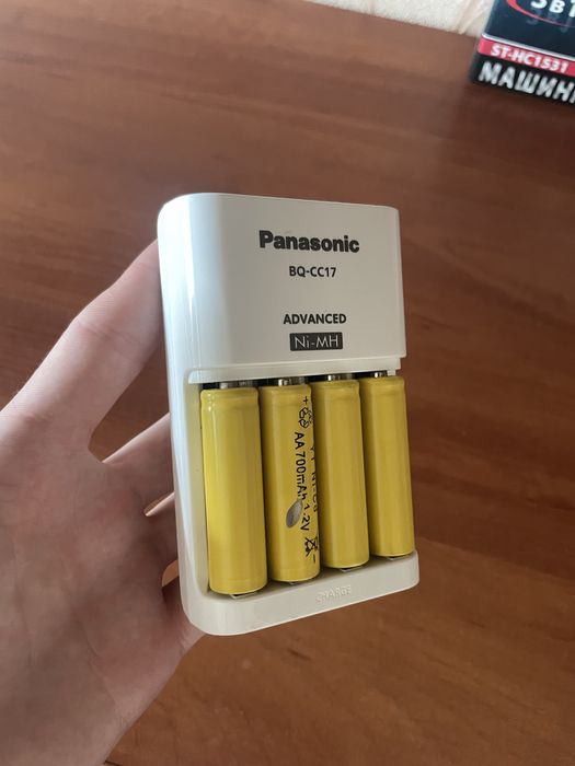 Зарядний пристрій Panasonic Eneloop BQ-CC17 Advanced Charger