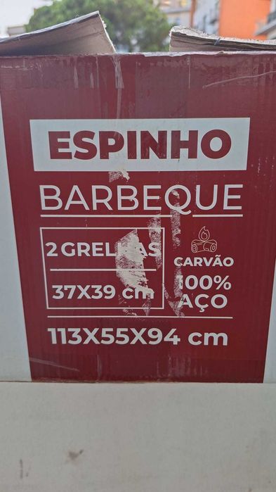 Vende-se Churrasqueira a carvão