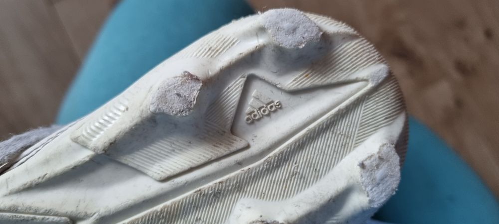 Buty do piłki/korki adidas rozm.34