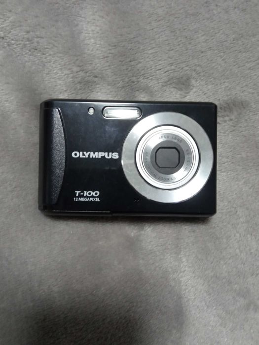 продам цифровий фотоапарат Olimpus T 100