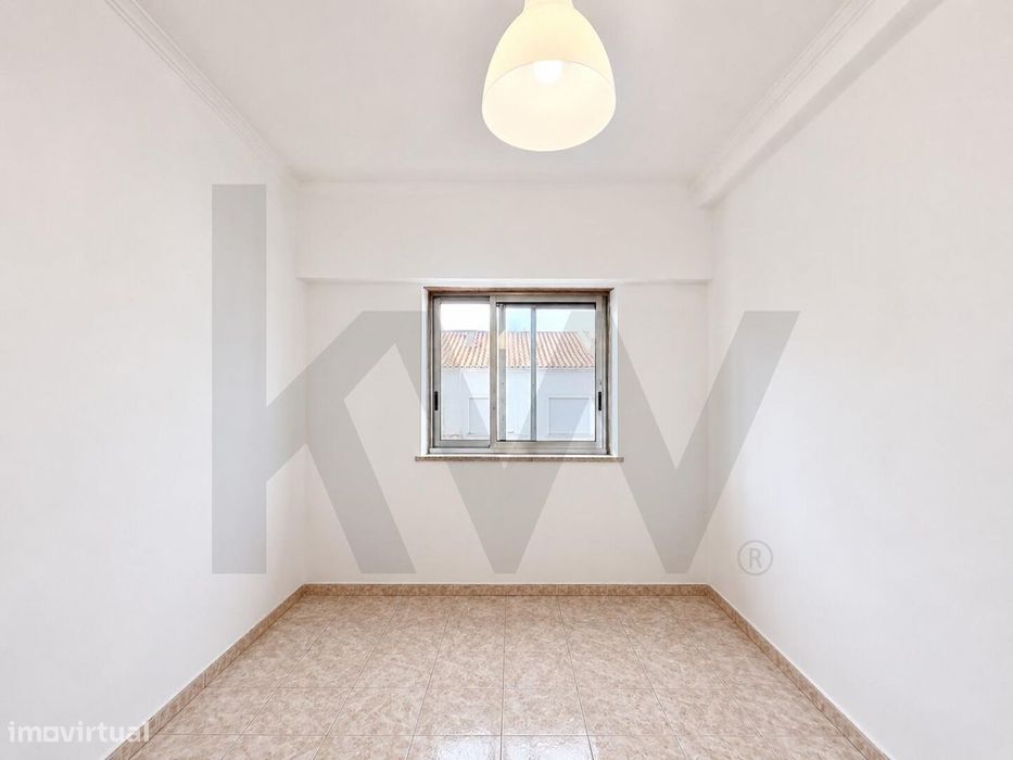 Andar De Moradia T3, Para Arrendamento Em Corroios