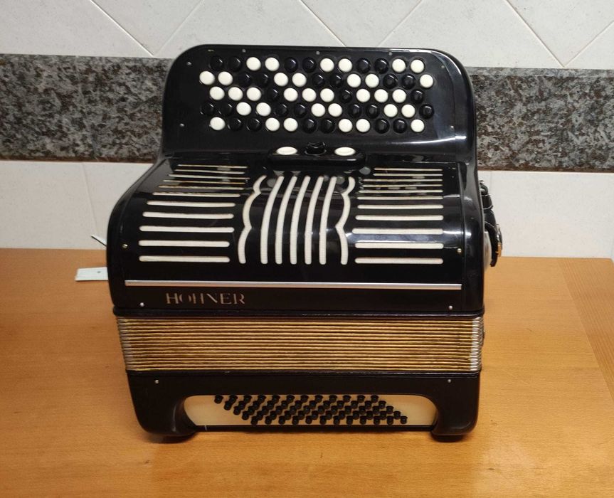 Acordeão Hohner de Botões