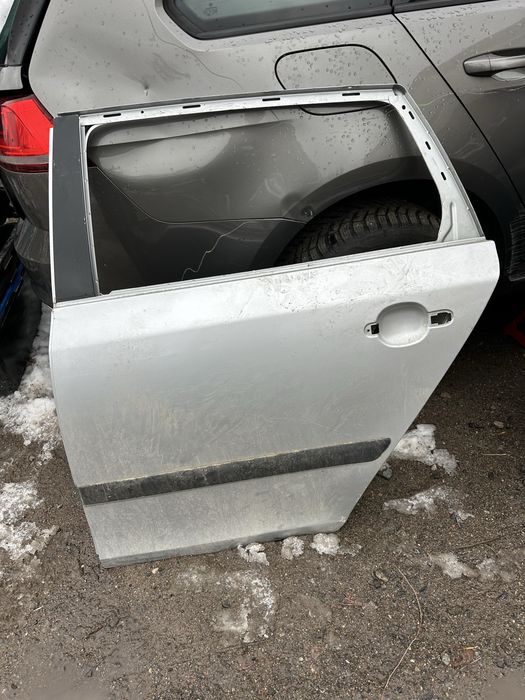 Дверка задня ліва фабія 2 комбі универсал