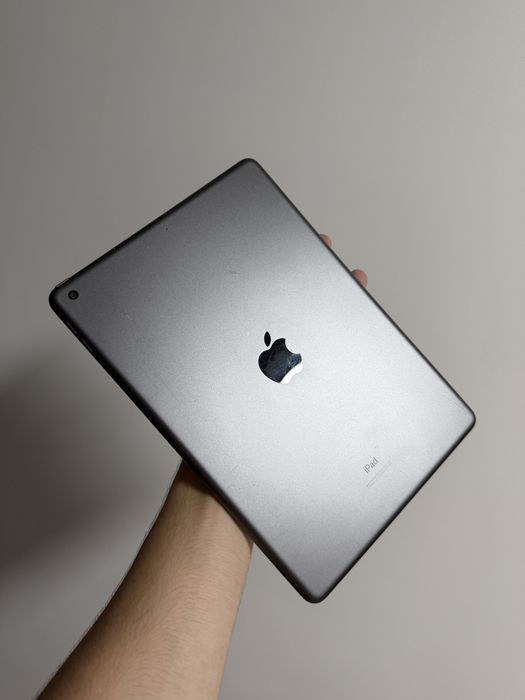 Apple iPad 8th Gen 2020 Wi-Fi 128 GB
