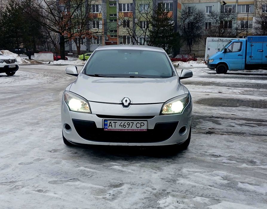 Renault MEGANE 3, хороший стан не ушатаний корч.