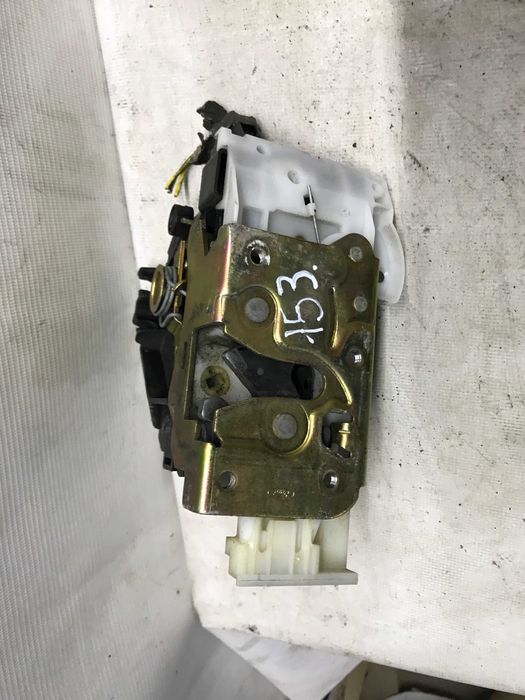 Дверной замок на Ford Focus 2 зад\прав тросиковый