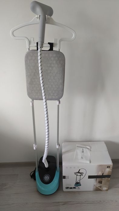 Parownica stojąca / pionowa do ubrań / żelazko parowe