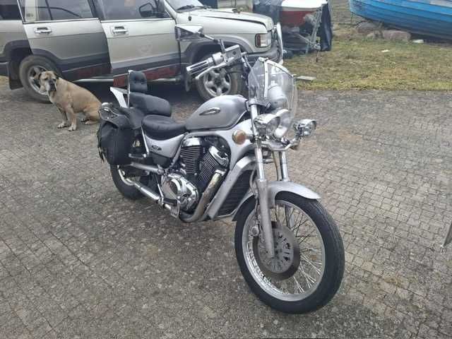 Suzuki Intruder VS 800 - USA 2004 (kufry, halogeny, szyba)