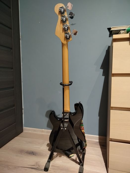 Stylowy bas elektryczny – klasyka w świetnym stanie!