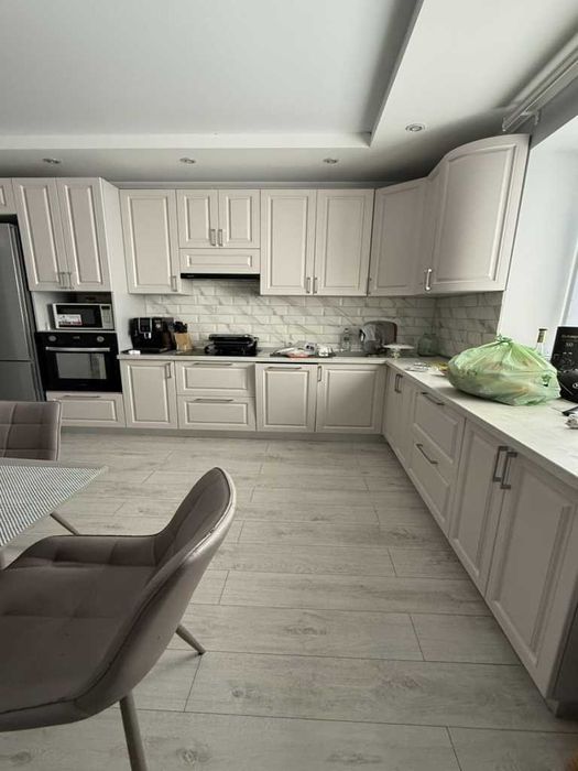 Продам сучасний двоповерховий будинок 180кв.м. з усіма комунікаціями