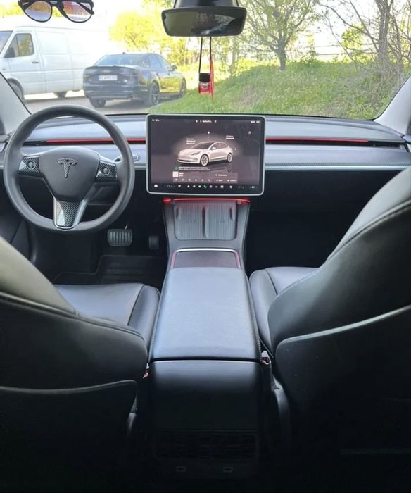 Аренда прокат авто Тесла модел 3 tesla model 3