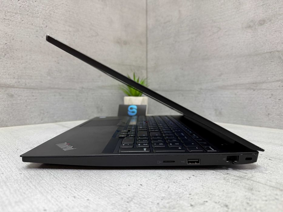 Надійний ноутбук Lenovo E580/i5-8250u/15.6" HD/8gb ddr4/256gb ssd