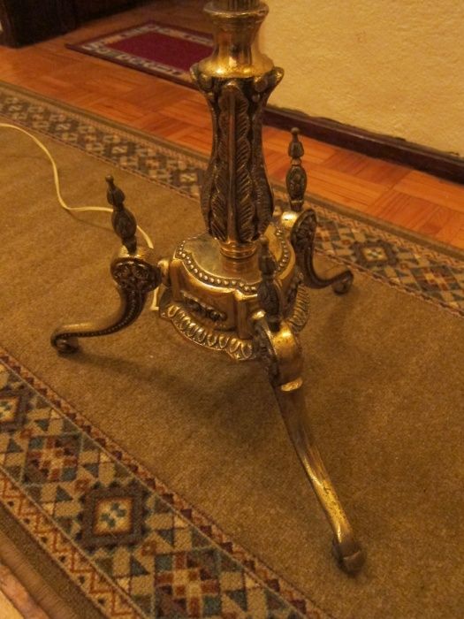 Candeeiro Vintage de pé alto em Bronze