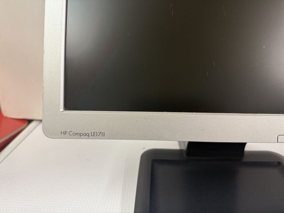Monitor HP 17 cali