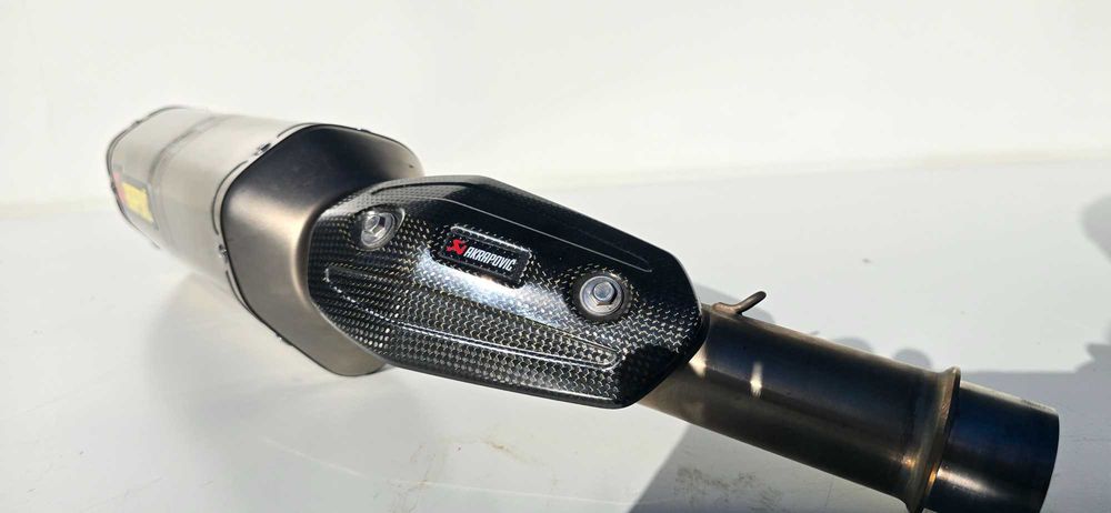 Kawasaki KLZ 1000 Versys Tłumik Wydech Akrapović 15-17r