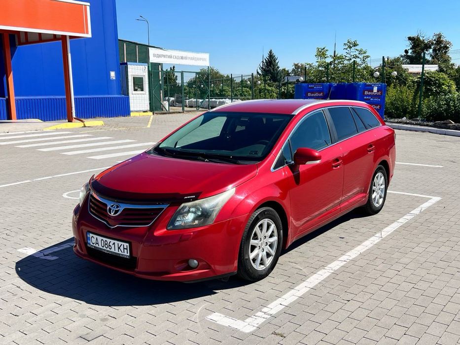 Продам Тойота Авенсис