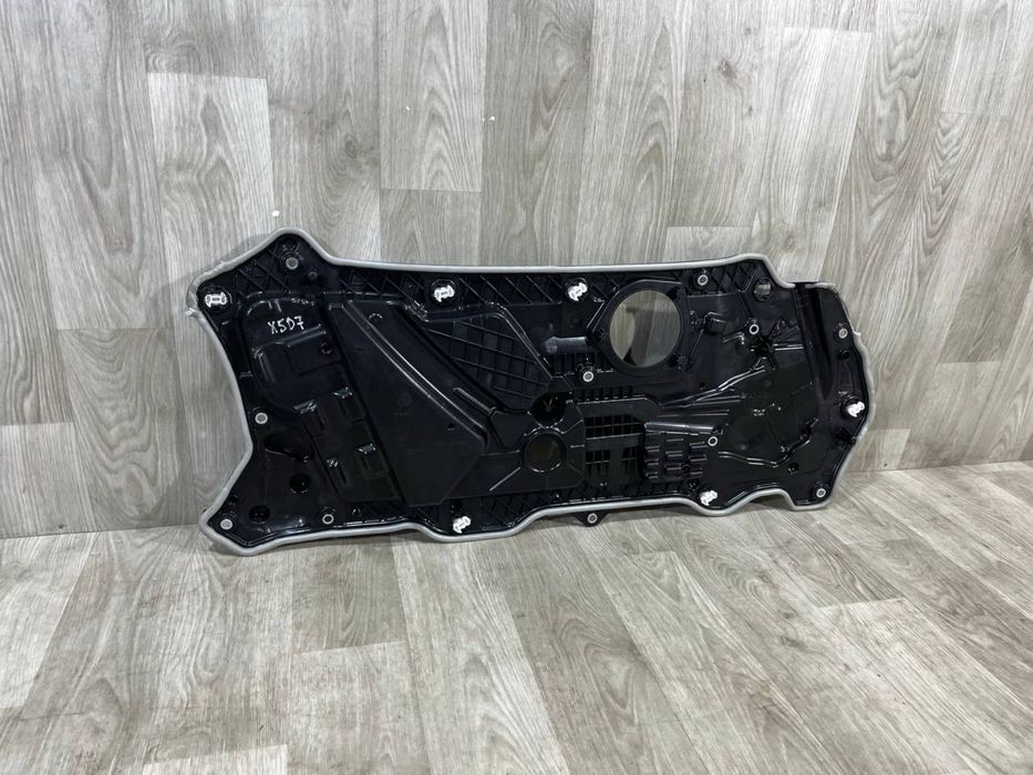 Дверь передняя правая BMW 8 G14 G15 / 2018 - 2024 г. \ Кронштейн двери