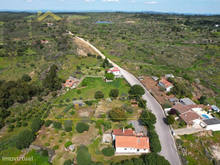 Lote de terreno para construção em Escalos de Baixo. — Escalos De Baixo E Mata, Castelo Branco