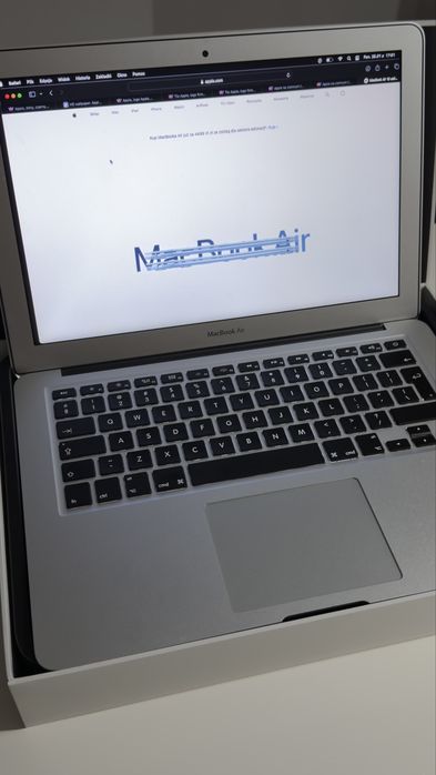MacBook Air igłą