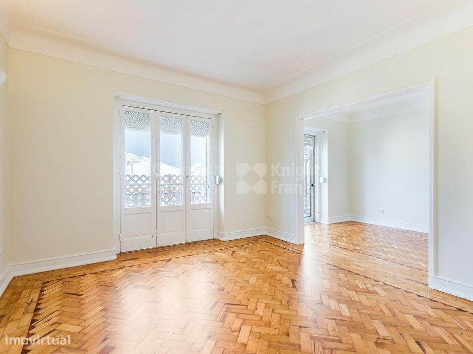 Apartamento T3 para arrendamento sem móveis em Arroios