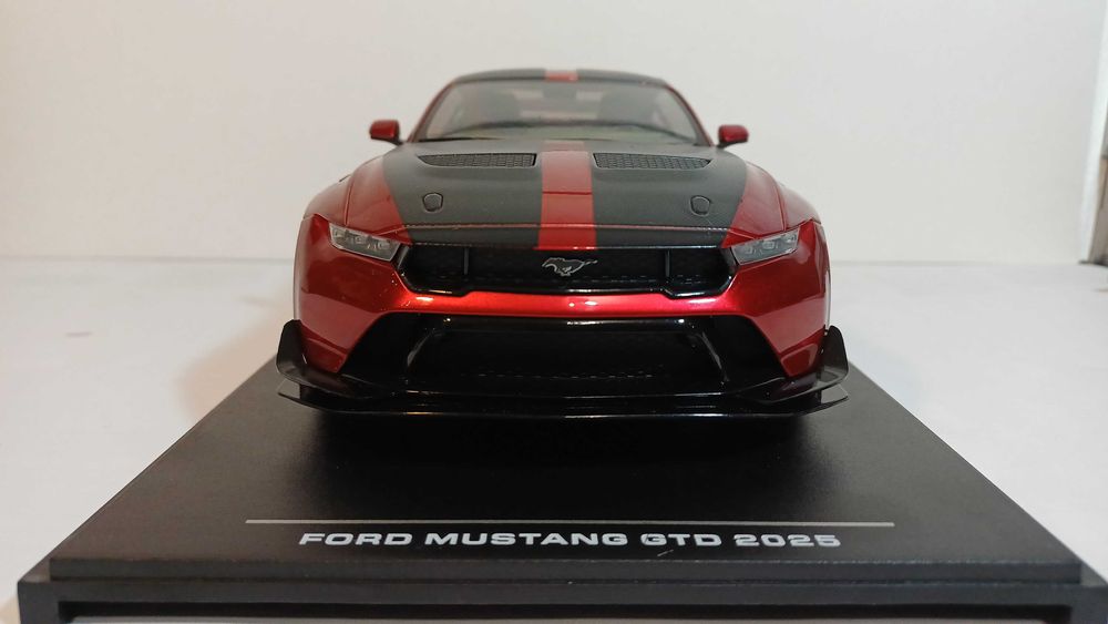 1/18 Ford Mustang GTD 2025 - IXO