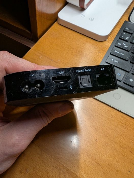 Apple TV 3rd Gen — Компактна приставка для стримінгу та AirPlay
