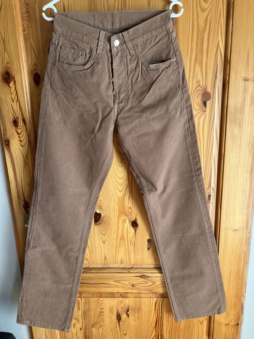 Sprzedam nowe (metki) spodnie firmy Levis kultowy model 501 W28 L32 w kolorze odcieniu kawy z mlekiem. Made in USA.