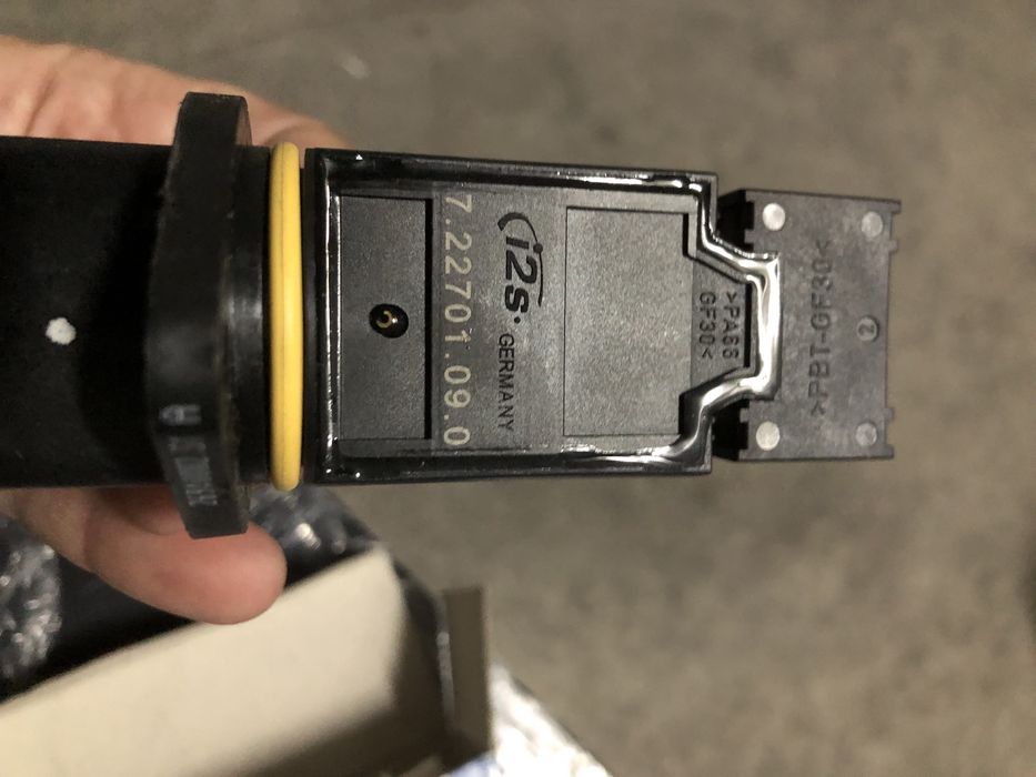 Medidor de massa de ar - PIERBURG 7.22701.09.0