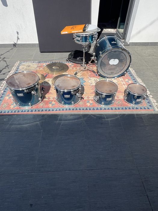 Mapex Saturn walnut / maple com Pratos Zultan Rockbeat