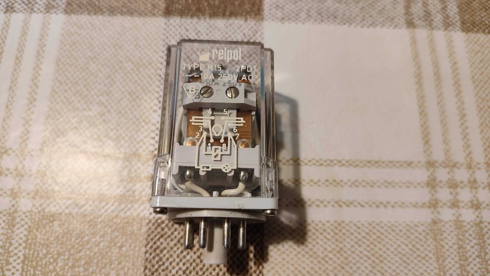 Sprzedam przekaźniki R15