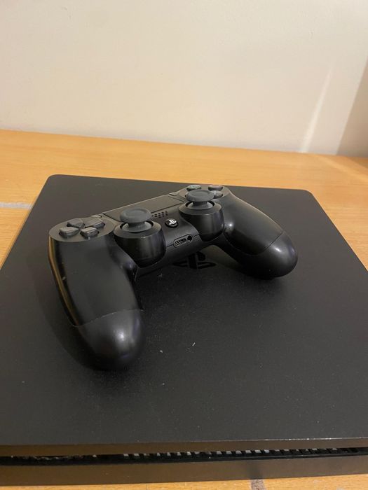 Ps4 slim 1T  memoria