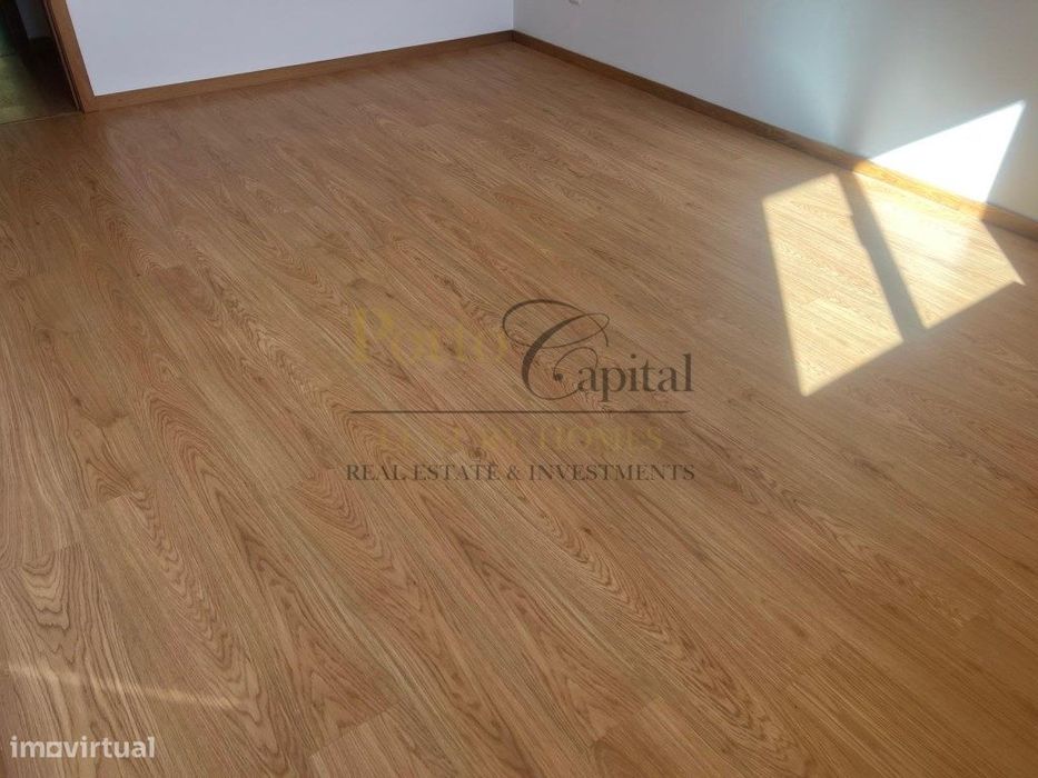 T2 Com Terraço Privativo | Luz, Conforto E Excelente Localização