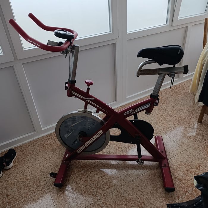 Indoor Ergometer Bicycle469906788880885760